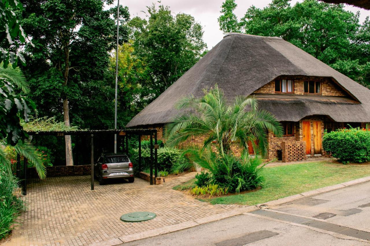 Inyamatane Luxury Lodge Hazyview Esterno foto
